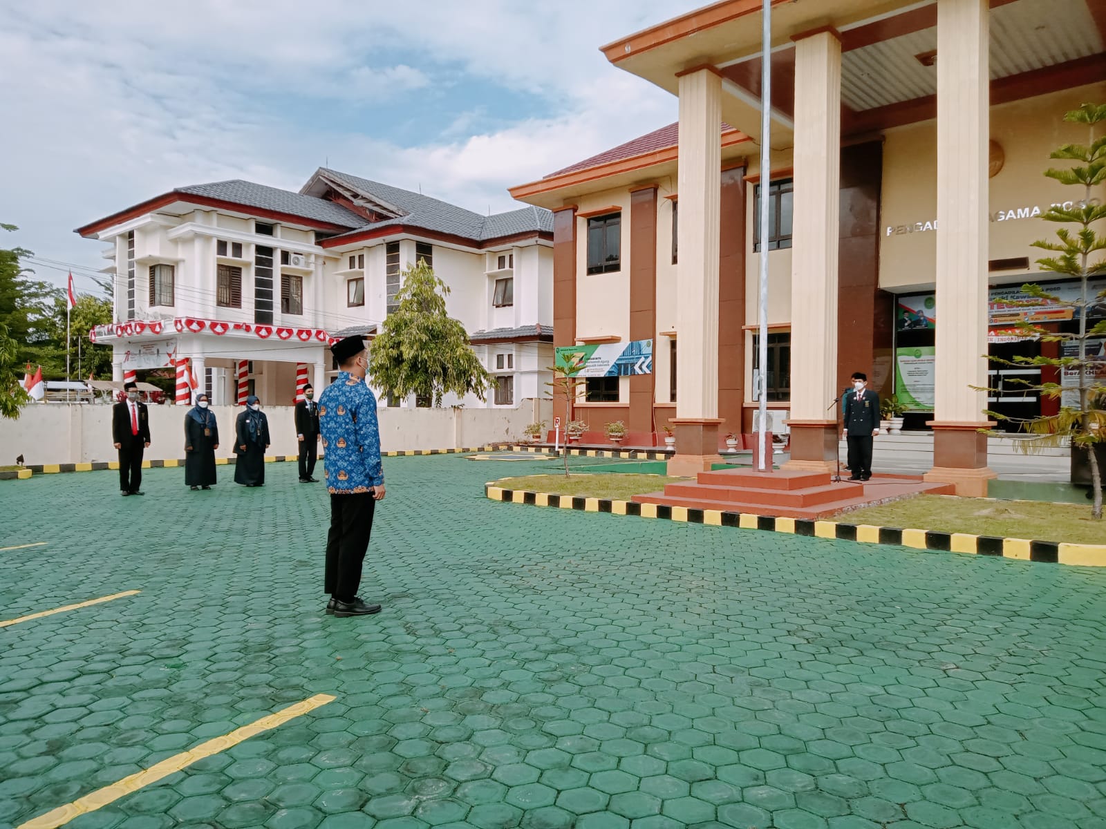 upacara hut ri 77